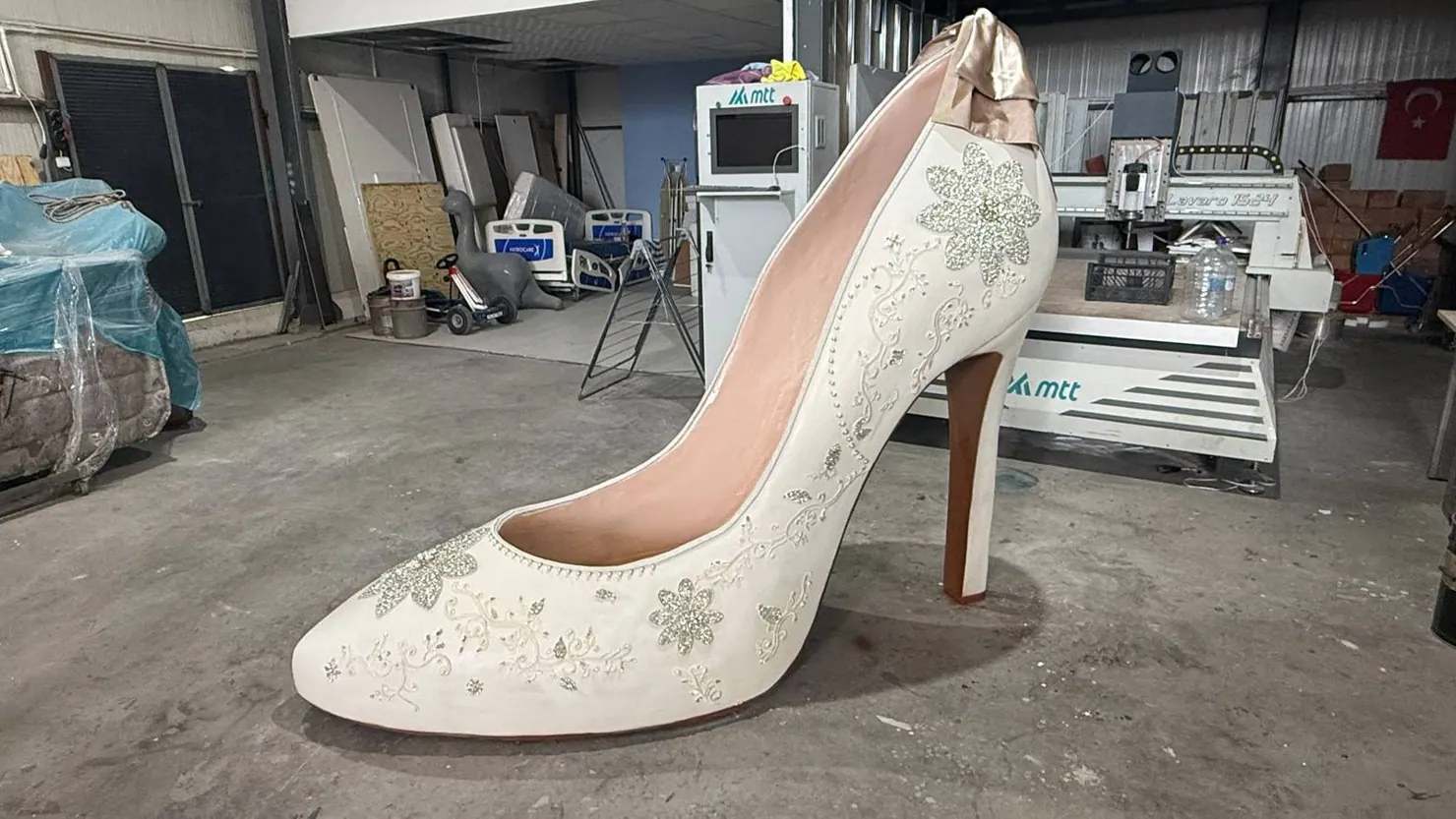 Oversized custom sculpted shoe