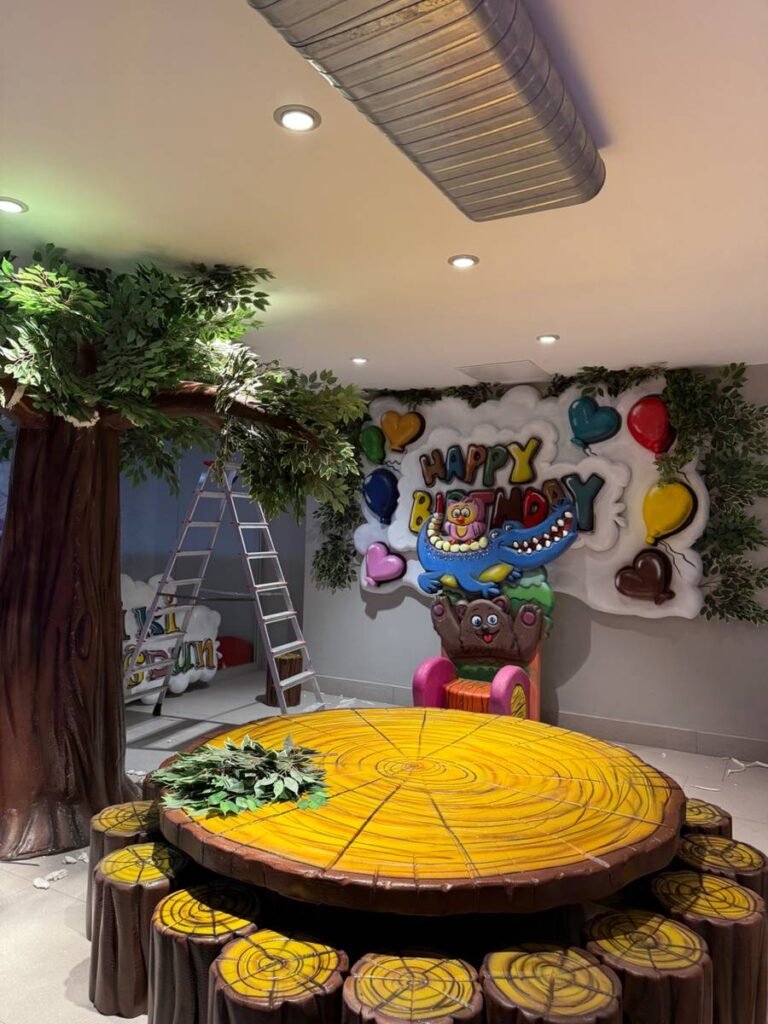Immersive themed room